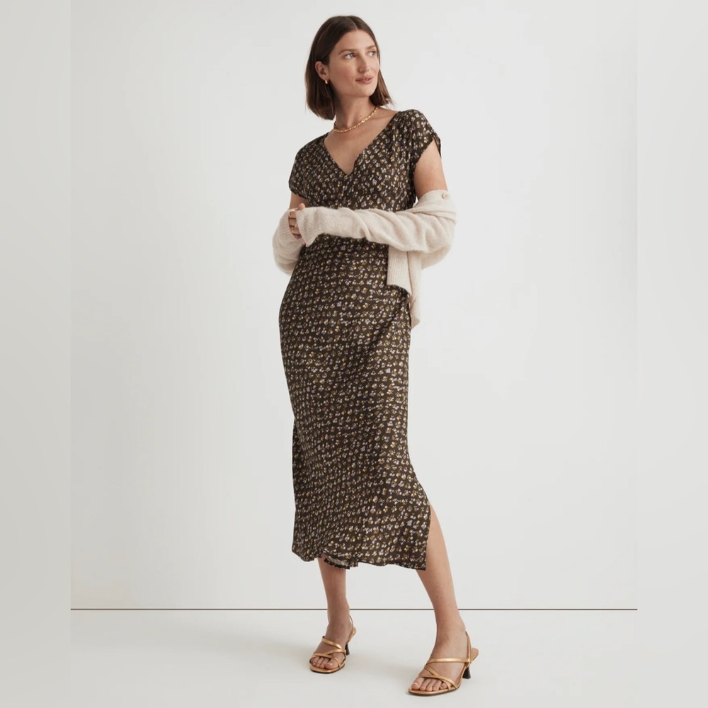 Madewell Wide V-Neck Midi Dress in Expedition Green Floral Print Size:0